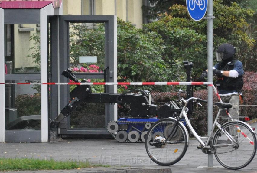 Kofferbombe entschaerft Koeln Graeffstr Subbelratherstr P085.JPG